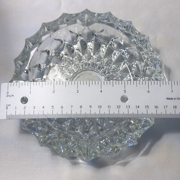 VINTAGE Glass round ashtray/trinket tray 7” w X 2” h, 2 Lb 11oz nonsmoking home - Picture 6 of 14